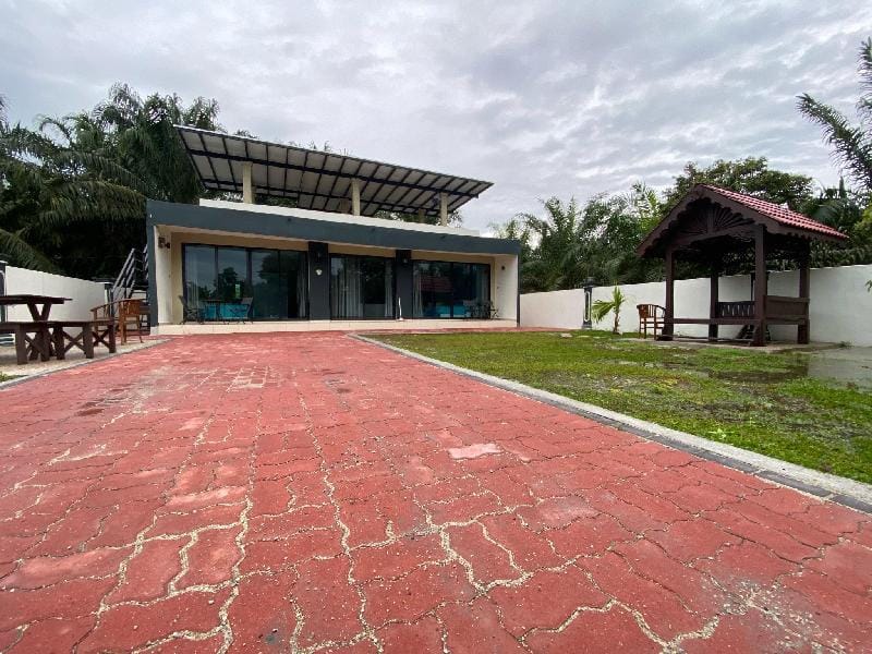 Anaar villa homestay pontian Villa in Johor