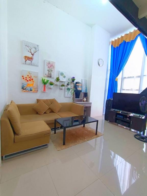 Special Big Loft Unit w/Fibreop Internet & Netflix Apartment in Lapu-Lapu City