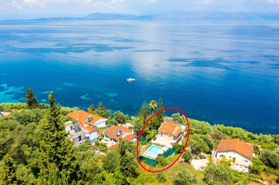 Villa Litsa: Large Private Pool, Walk to Beach, Sea Views, A/C, WiFi Apartment in Corfu, Greece