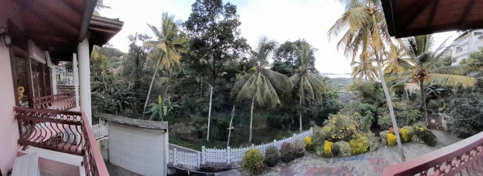 SUNSET HILLS Vacation rental in Kandy