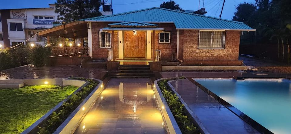 High Garden Villa Hotel in Maharashtra