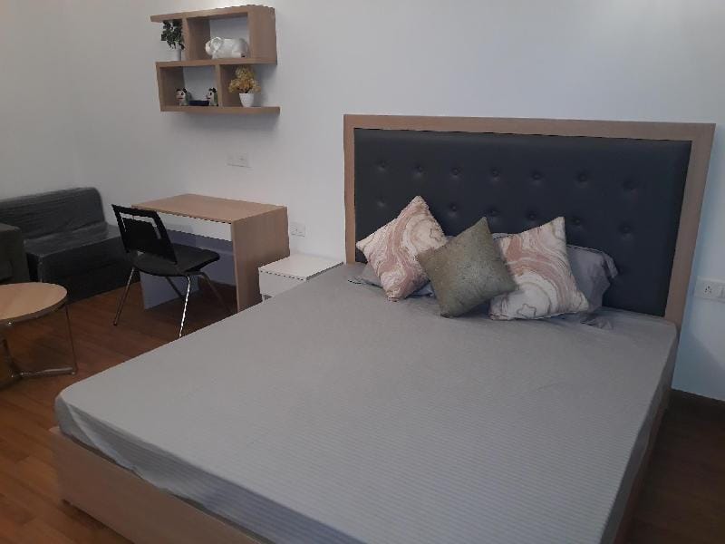 Pent House View  Studio Apartment in Noida Apartment in Noida