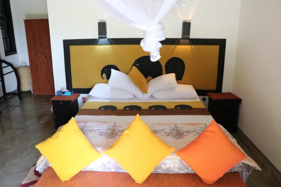 Whispering Ocean Villa in Western Province