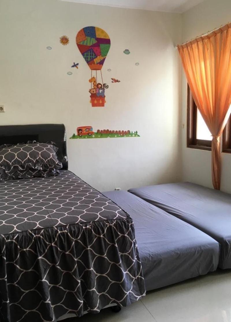 Awana Dream - Villa for 10pax - 5mins to Alun Alun Vacation rental in Yogyakarta
