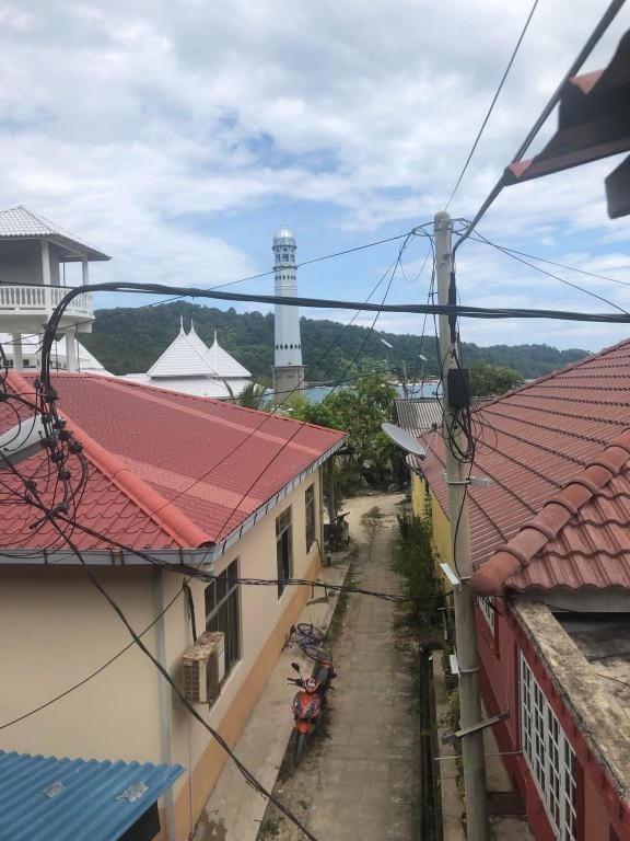 Budget Aircond Triple ROOM Z&Z (ROOM 3) Vacation rental in Terengganu, Malaysia