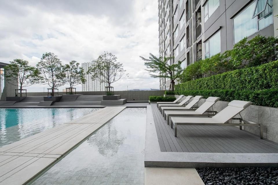 Aspire Sathorn Condo Apartment in Bangkok