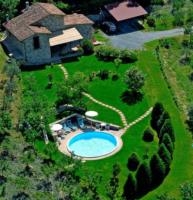 Private Villa Tuscany for honeymooners & holiday  Villa in Tuscany