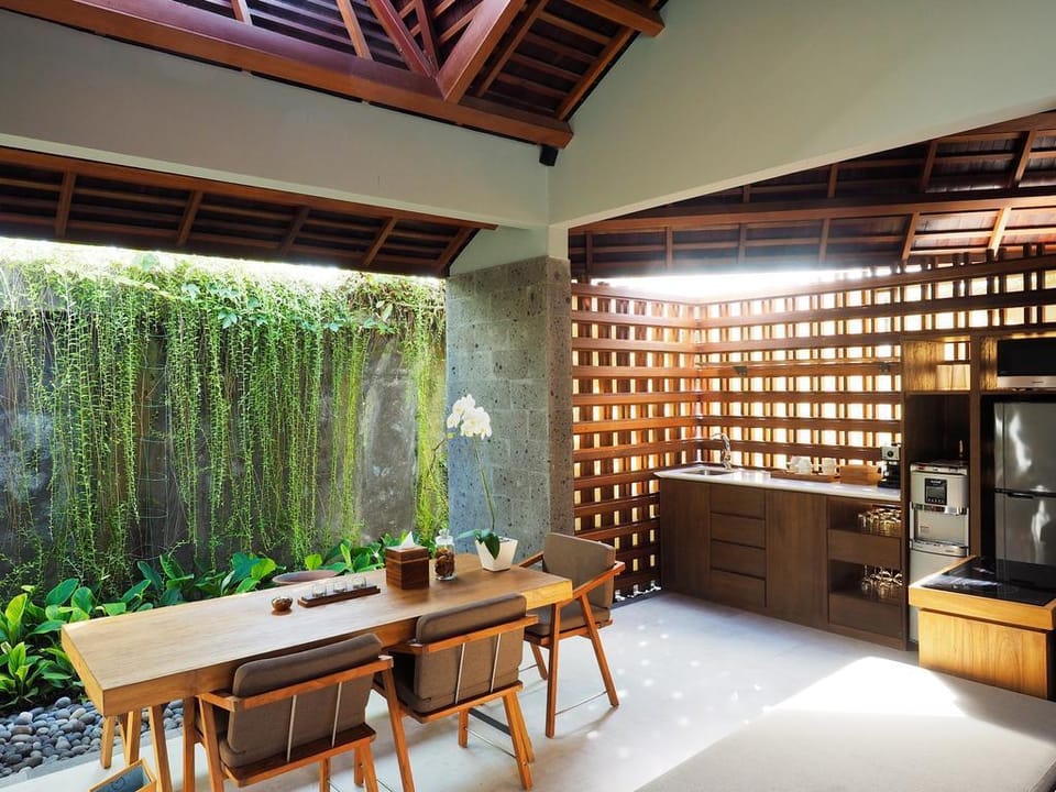 Beautiful 3 BR  Private Pool REV04 Villa in North Kuta