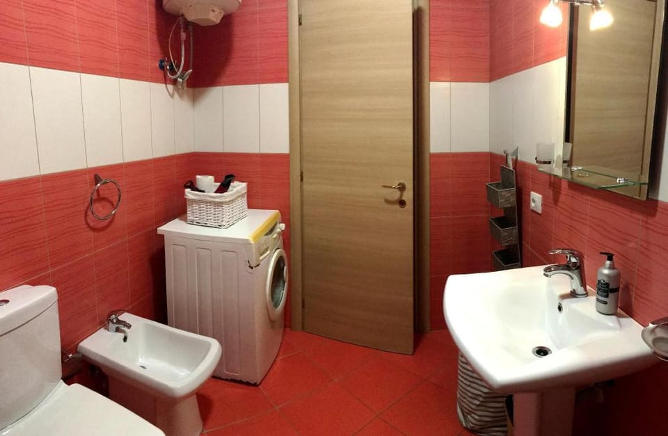 Elona's apartment 10 mins to city center Apartment in Tirana