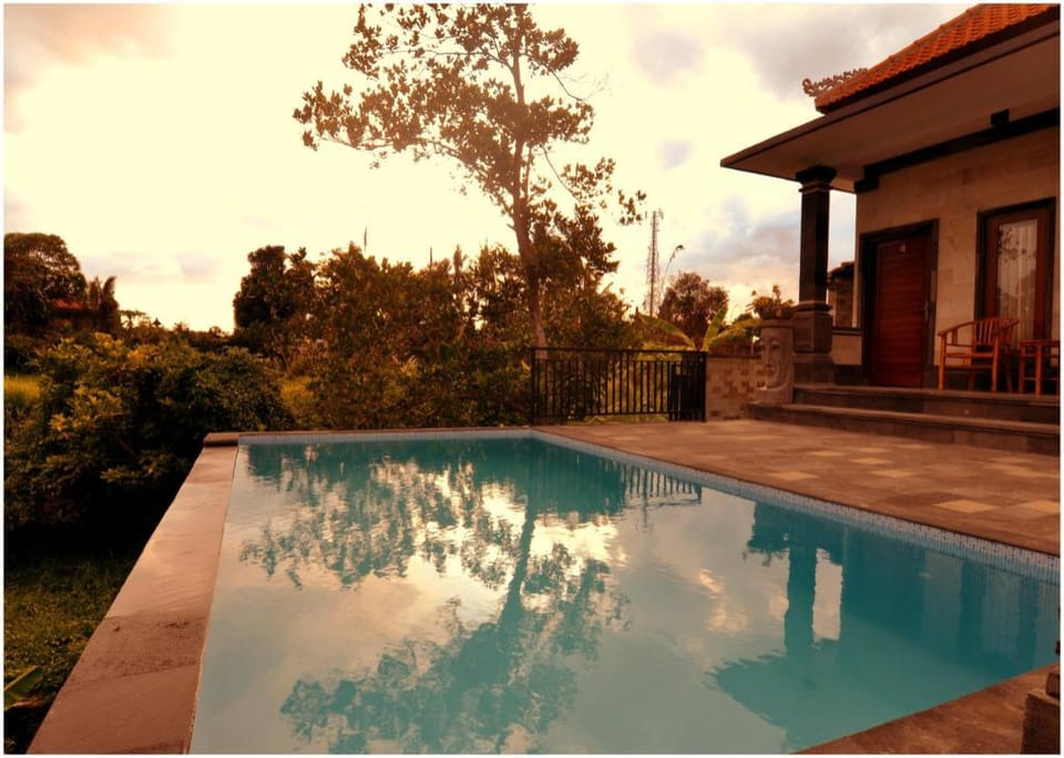 1 Bedroom, W/Swimming pool, Aircon, Hot water,Wifi Vacation rental in Sukawati