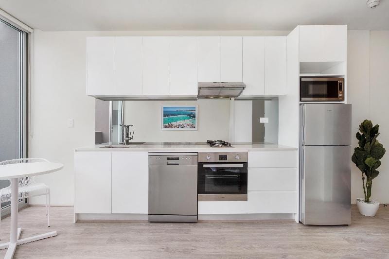 Bondi Beach Studios - King suite with balcony 1 Apartment in Sydney