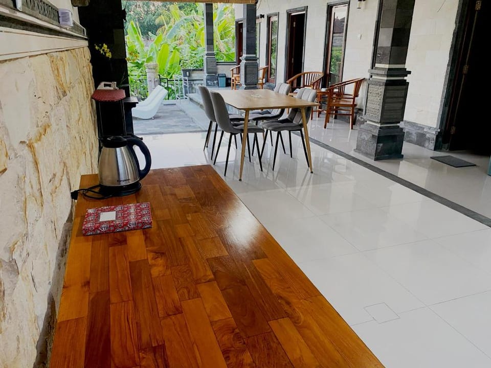 1Bedroom, W/Swimming pool, Aircon, Hot water,Wifi Apartment in Sukawati