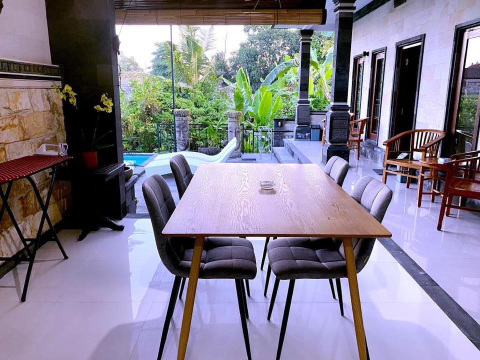 1Bedroom, W/Swimming pool, Aircon, Hot water,Wifi Apartment in Sukawati
