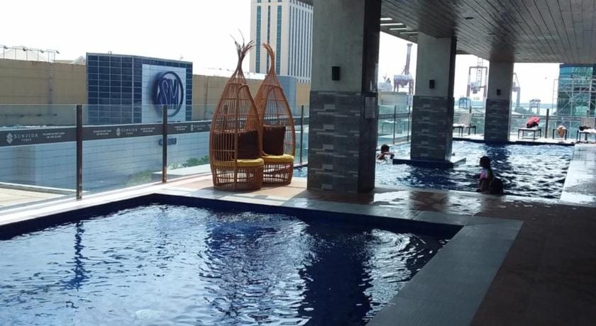 A.J SUNVIDA TOWER W/ BALCONY in front SM city mall Apartment in Lapu-Lapu City