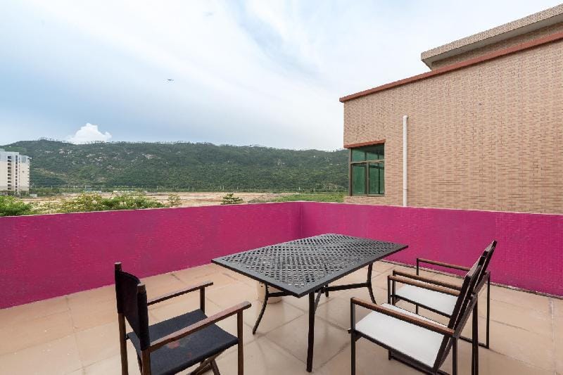 Alice in Wonderland (Whole Building Rent,11 rooms) Vacation rental in Guangdong
