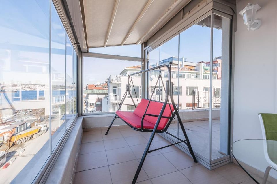 Cozy Flat, balcony with Breathtaking Sea View Apartment in Istanbul