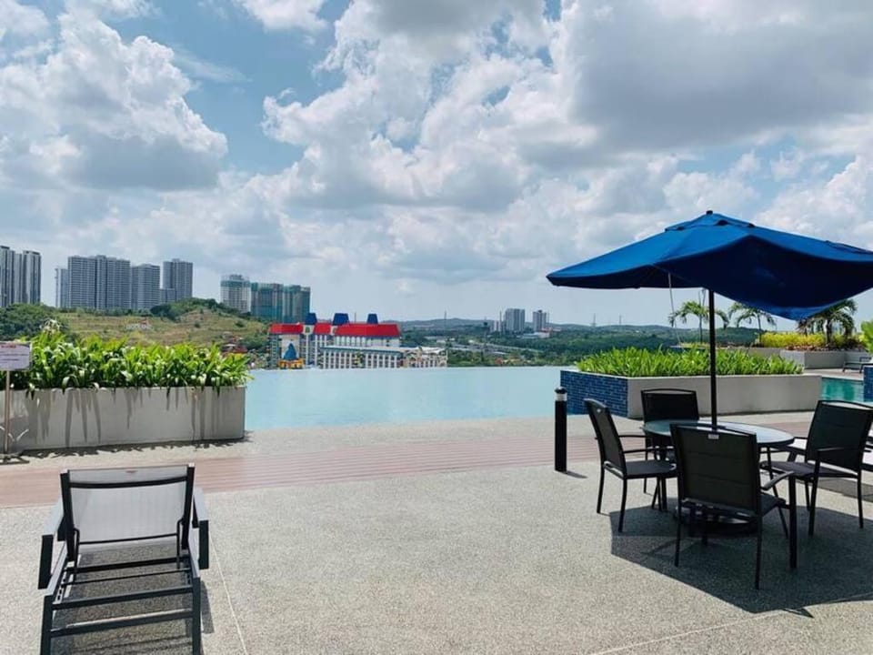 THE MINIMALIST COMFY-1BR@Walking Distance-LEGOLAND Apartment in Johor