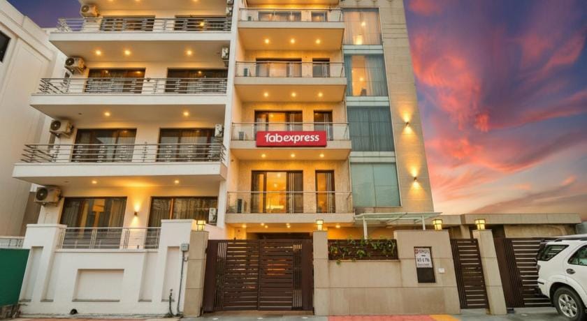 Via Hemkunt Residency Hotel in Noida