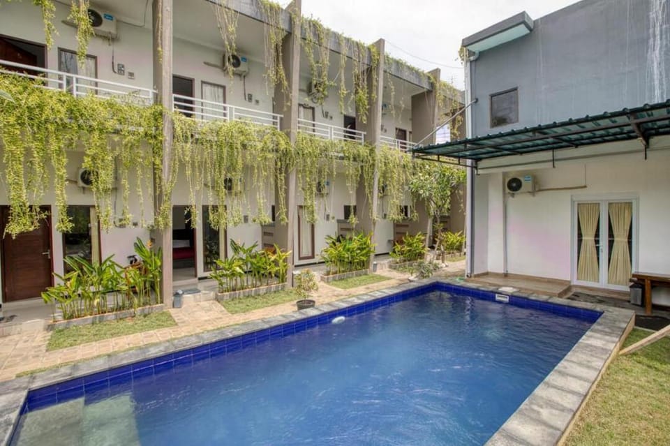 RedDoorz near Exit Toll Nusa Dua Hotel in Kuta Selatan