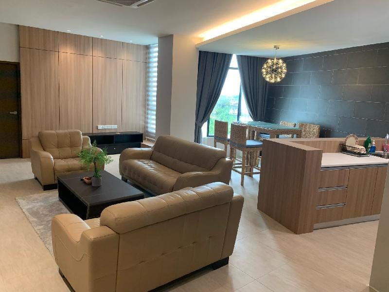 Rex 3Bedroom 5-10pax  5min Drive to Vivacity Apartment in Kuching