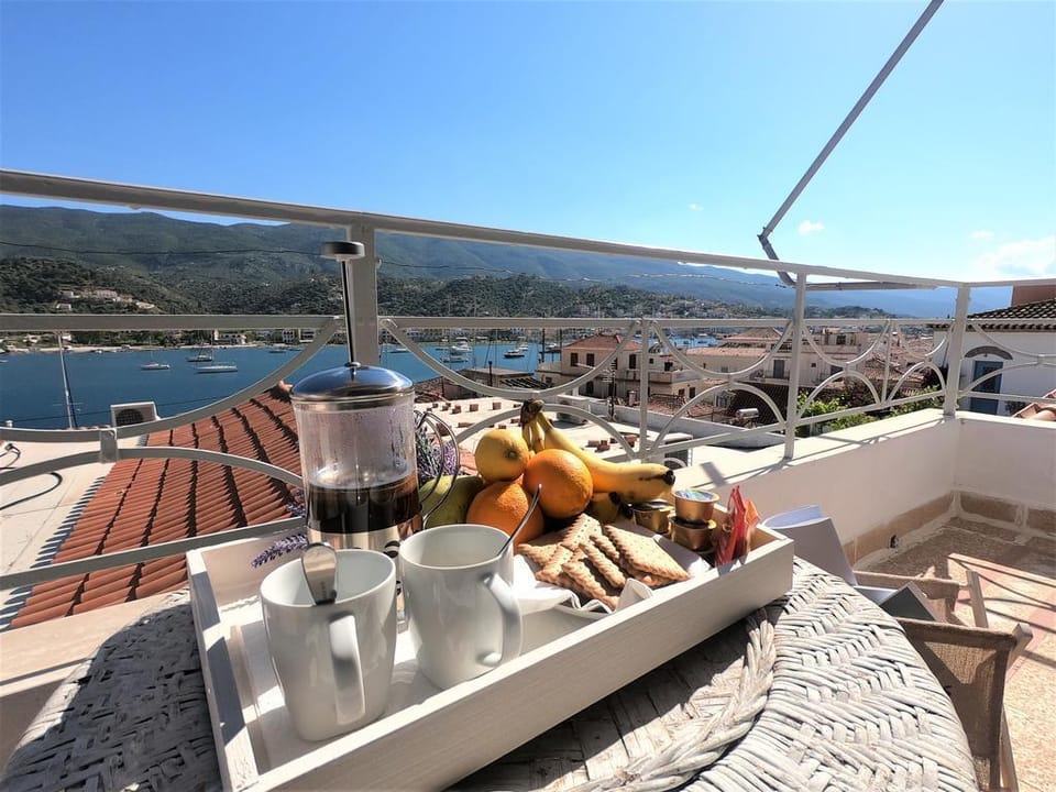 Villaki Poros House Vacation rental in Islands