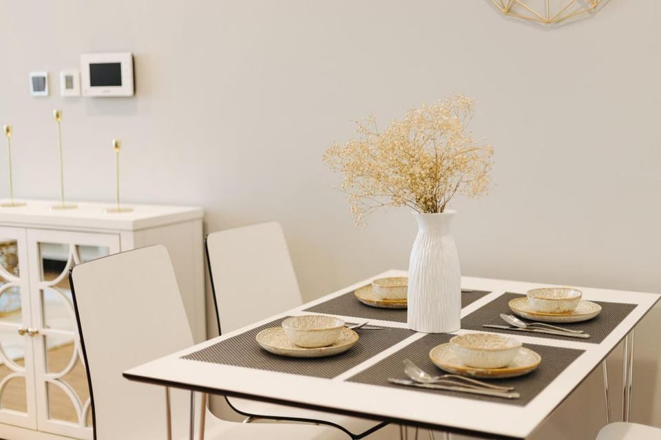 Vinhomes Metropolis/ 2Bedrooms/ LakeView/ Hanoi Apartment in Hanoi