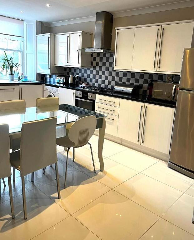 Attractive Finnieston Apt w/parking, near Hydro Apartment in Glasgow