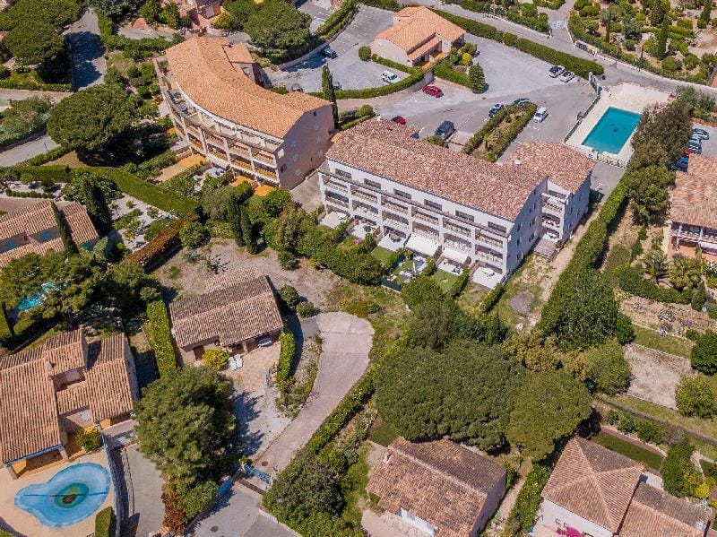Bel appartement , piscine, plage Apartment in Sainte-Maxime