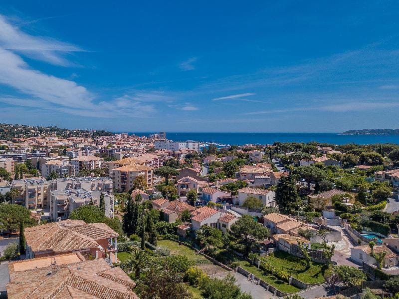 Bel appartement , piscine, plage Apartment in Sainte-Maxime