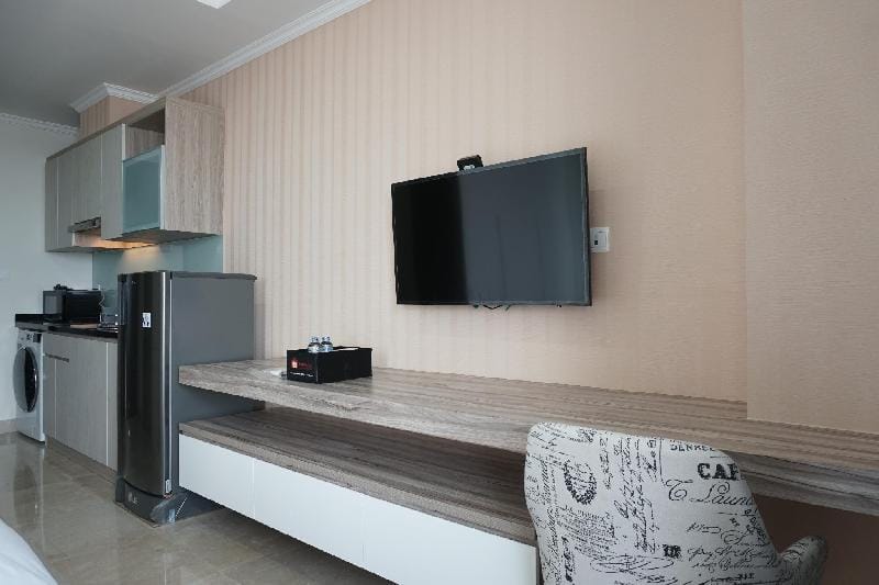 Tranquil Studio Menteng Park Apartment By Travelio Apartment in Jakarta