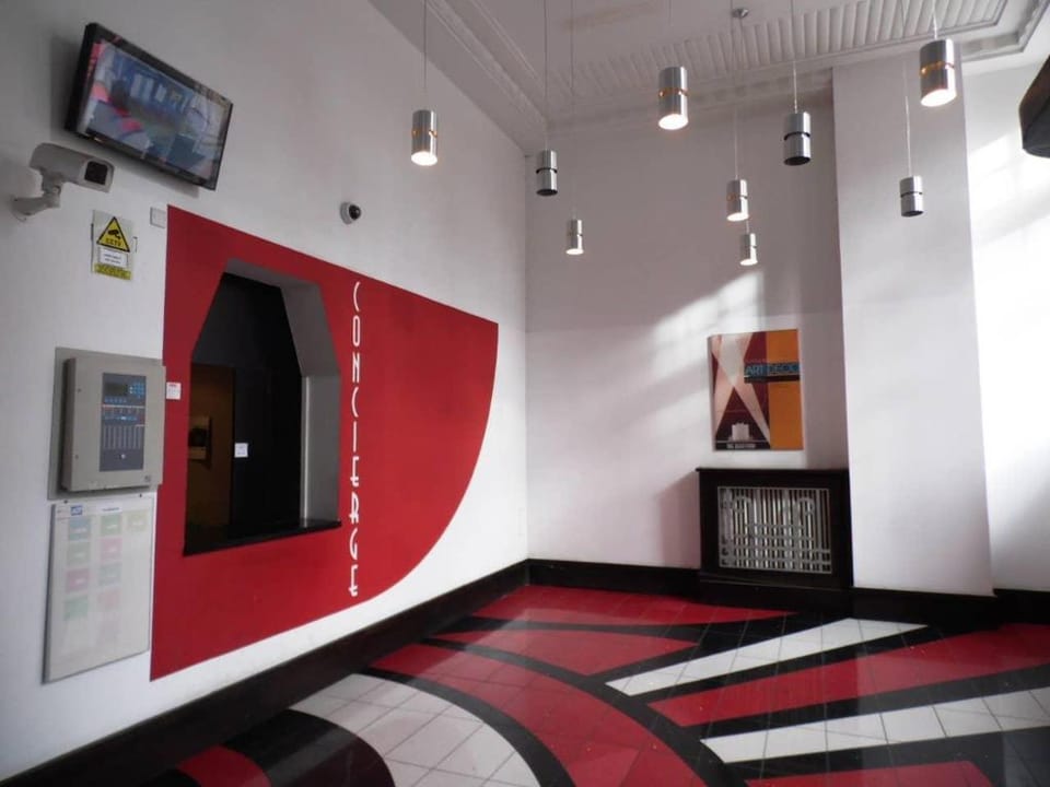 Art Deco building on vibrant Sauchiehall St Apartment in Glasgow