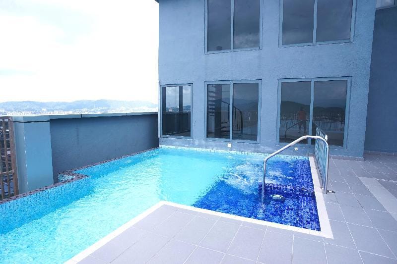 Android TV box KLCC studio gleneagles pool open  Apartment in Federal Territory of Kuala Lumpur
