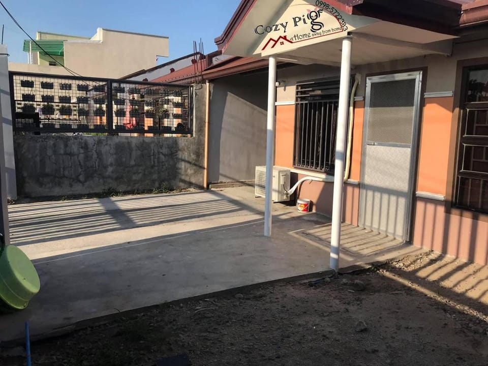 Cozy Pig Vacation rental in Angeles