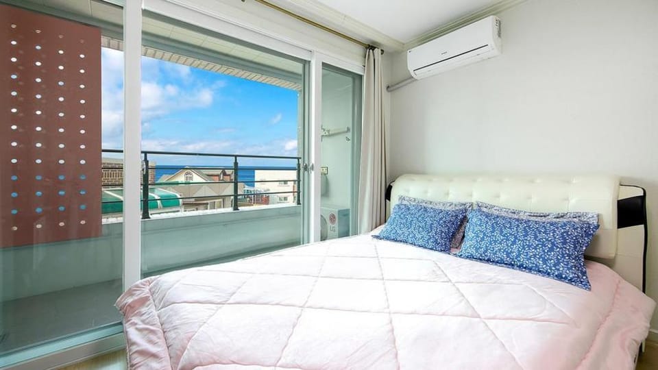 Samcheok Jangho Good Morning Pension Campground/ 
RV Resort in South Korea