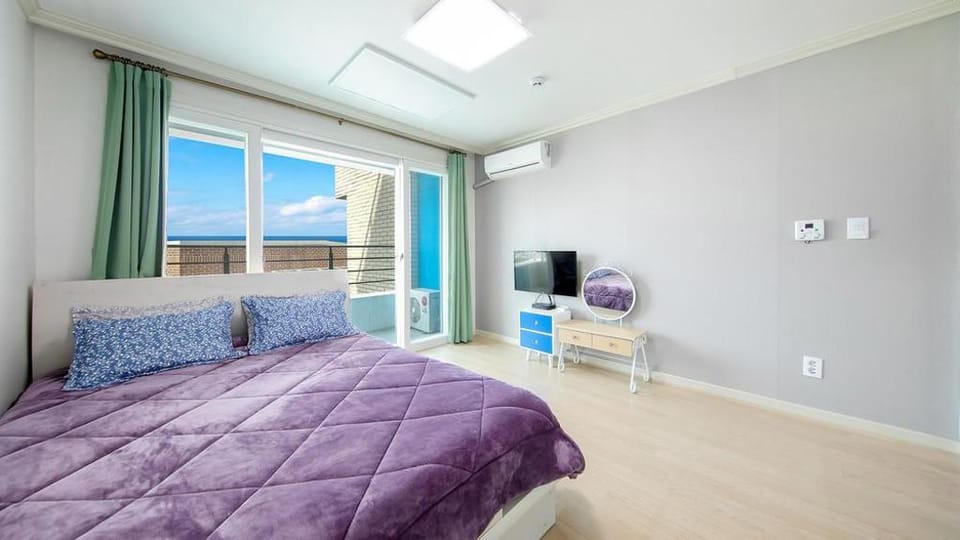 Samcheok Jangho Good Morning Pension Campground/ 
RV Resort in South Korea