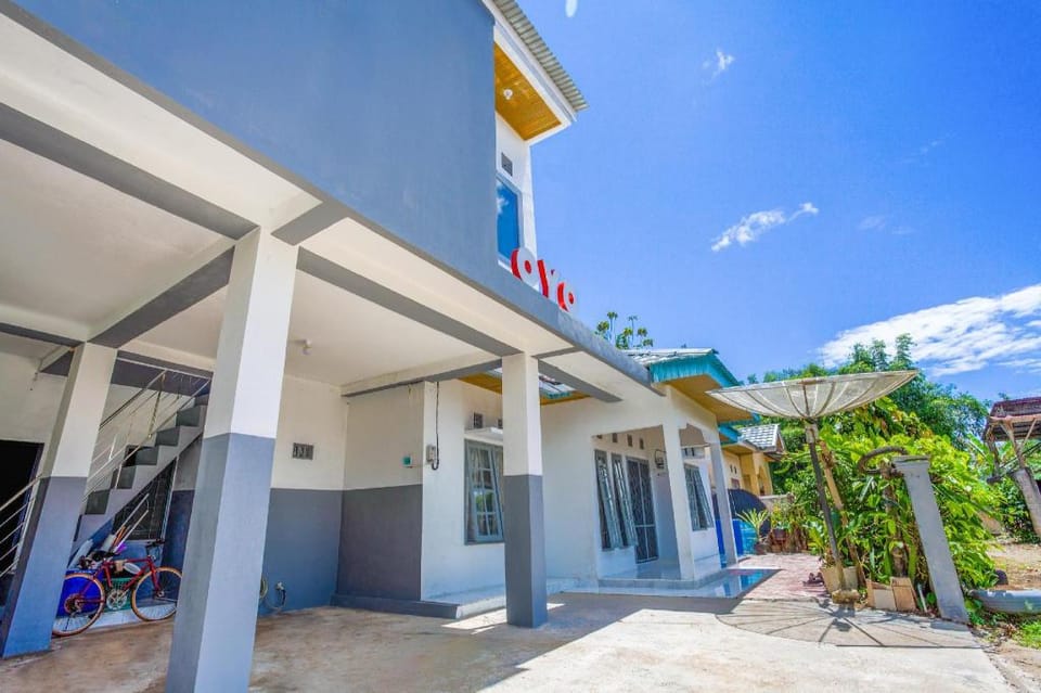 OYO 2903 Putri Residence Syariah Hotel in West Sumatra, Indonesia