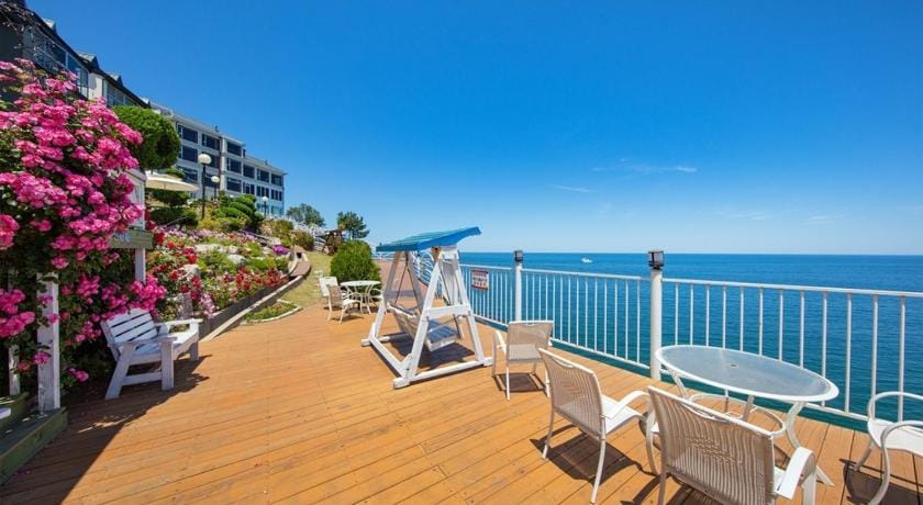 Samcheok CNBLUE Pension Bed and Breakfast in South Korea