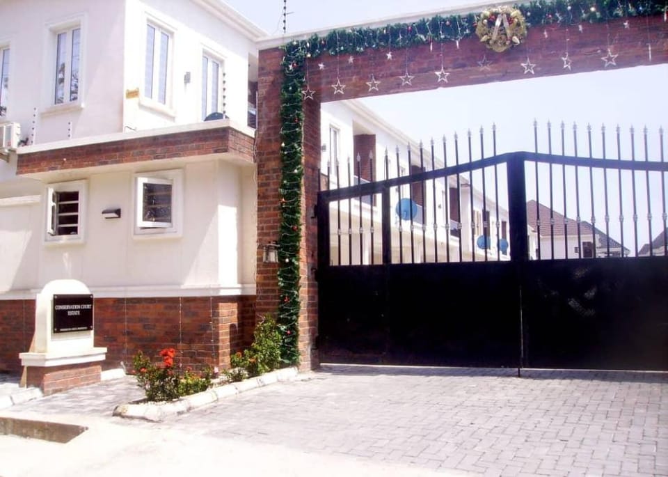 Lekki Conservation Luxury Palace with Pool and Gym Vacation rental in Lagos, Nigeria
