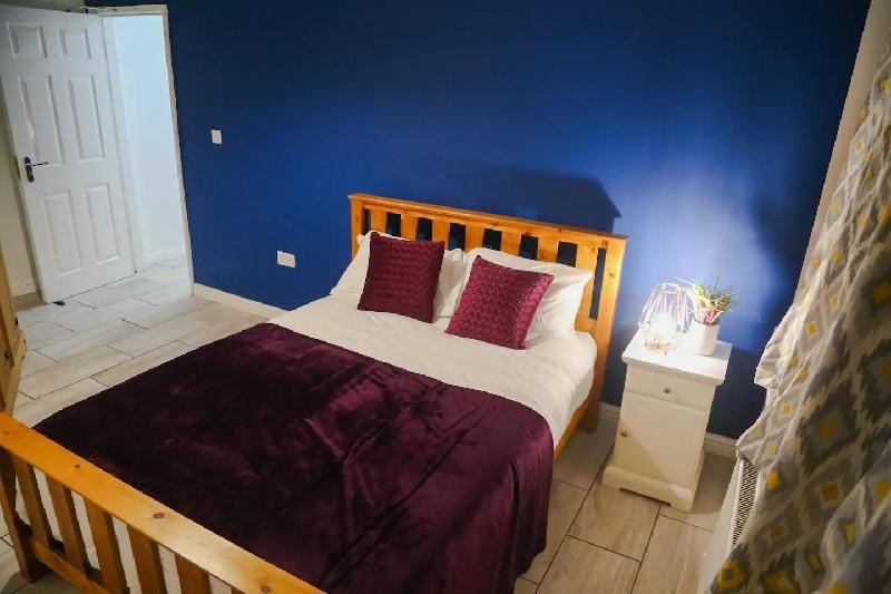 BEST CITY APARTMENTS + SMART TV + PS4 + 2 BEDS Apartment in Nottingham