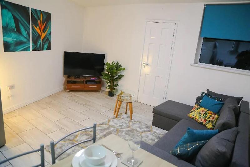 BEST CITY APARTMENTS + SMART TV + PS4 + 2 BEDS Apartment in Nottingham