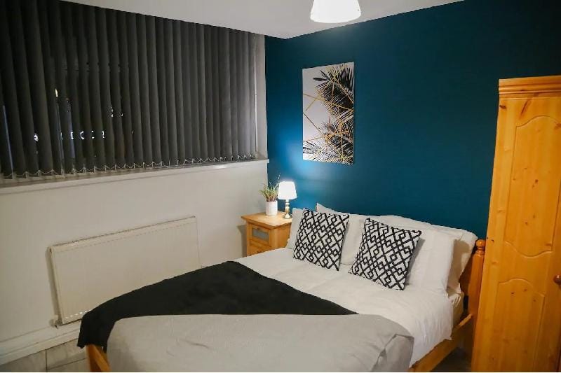 BEST CITY APARTMENTS + SMART TV + PS4 + 3 BEDS Apartment in Nottingham