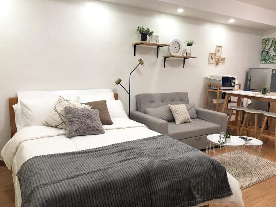 Studio City Dwelling at the heart of Makati CBD Apartment in Pasay