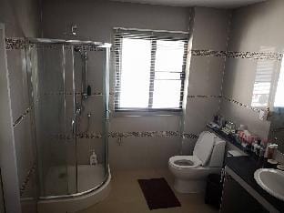 Clean and cozy bedroom with big bathroom. Vacation rental in Thailand