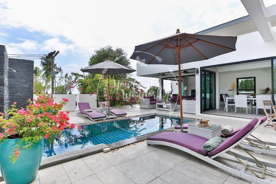 Mourmel Villa 2 BR 500m from the beach Villa in Ko Samui