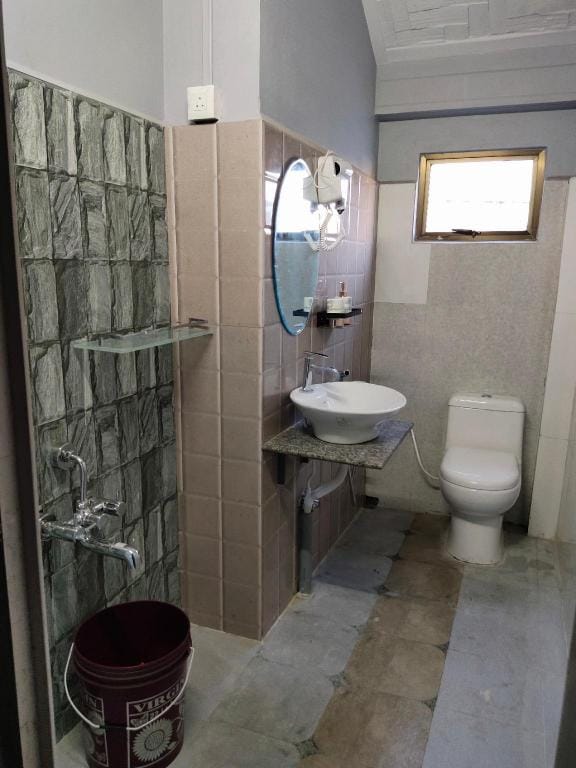 The 1998 Homestay (double room) Apartment in India