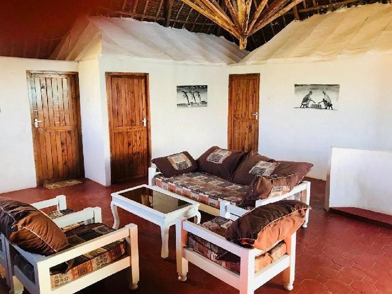 villa Holly pool+barbecue  Villa in Kenya