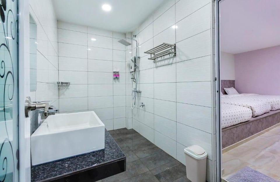 668Homestay Tmn Sentosa (17 Pax) Near Mid Valley Vacation rental in Johor Bahru