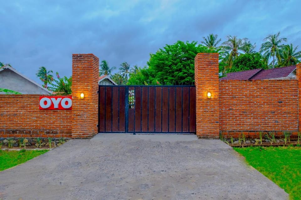 OYO 2864 Mangsit Garden Homestay Vacation rental in Batu Layar