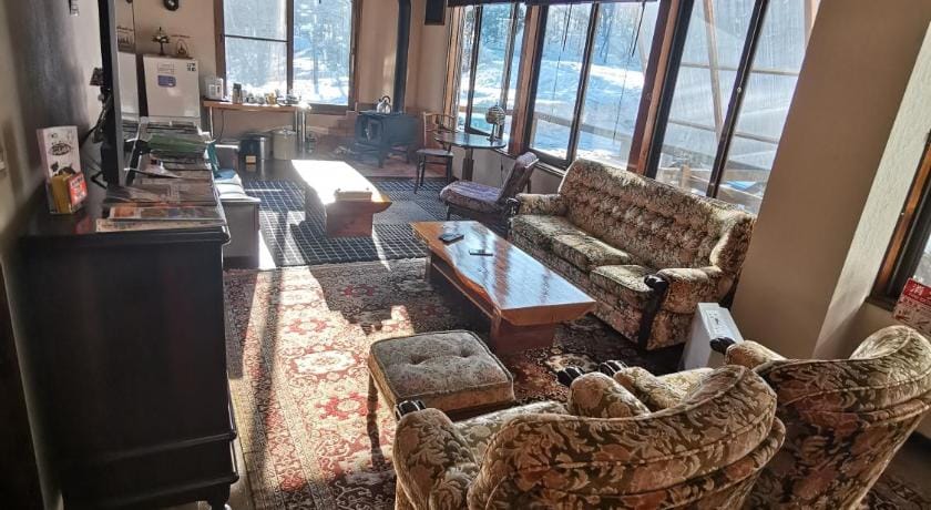 Hakuba Powder Republic Bed and Breakfast in Hakuba