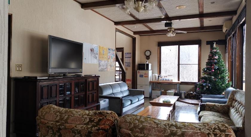 Hakuba Powder Republic Bed and Breakfast in Hakuba